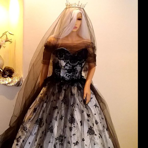"MARIA LOUISA" Gothic Romance Black & White Wedding Ballgown Set
